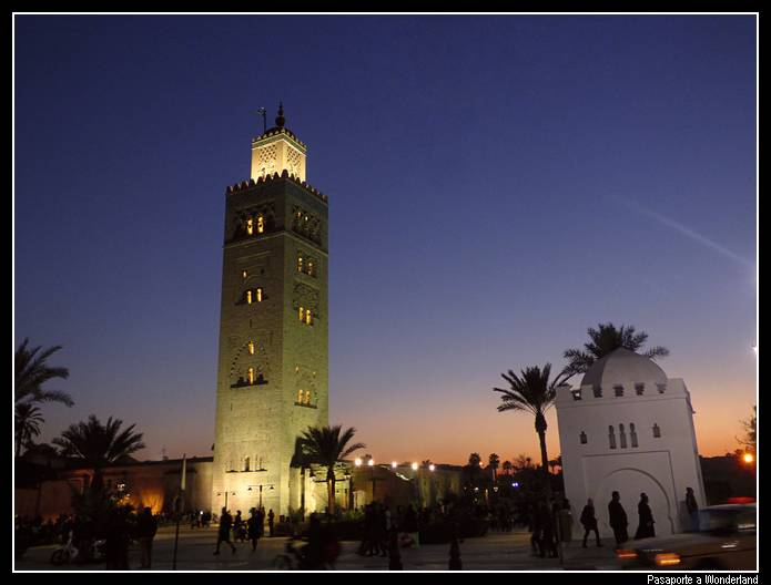 Vistas desde el Cafe Glacier el Fna Marrakech atardecer Koutubia